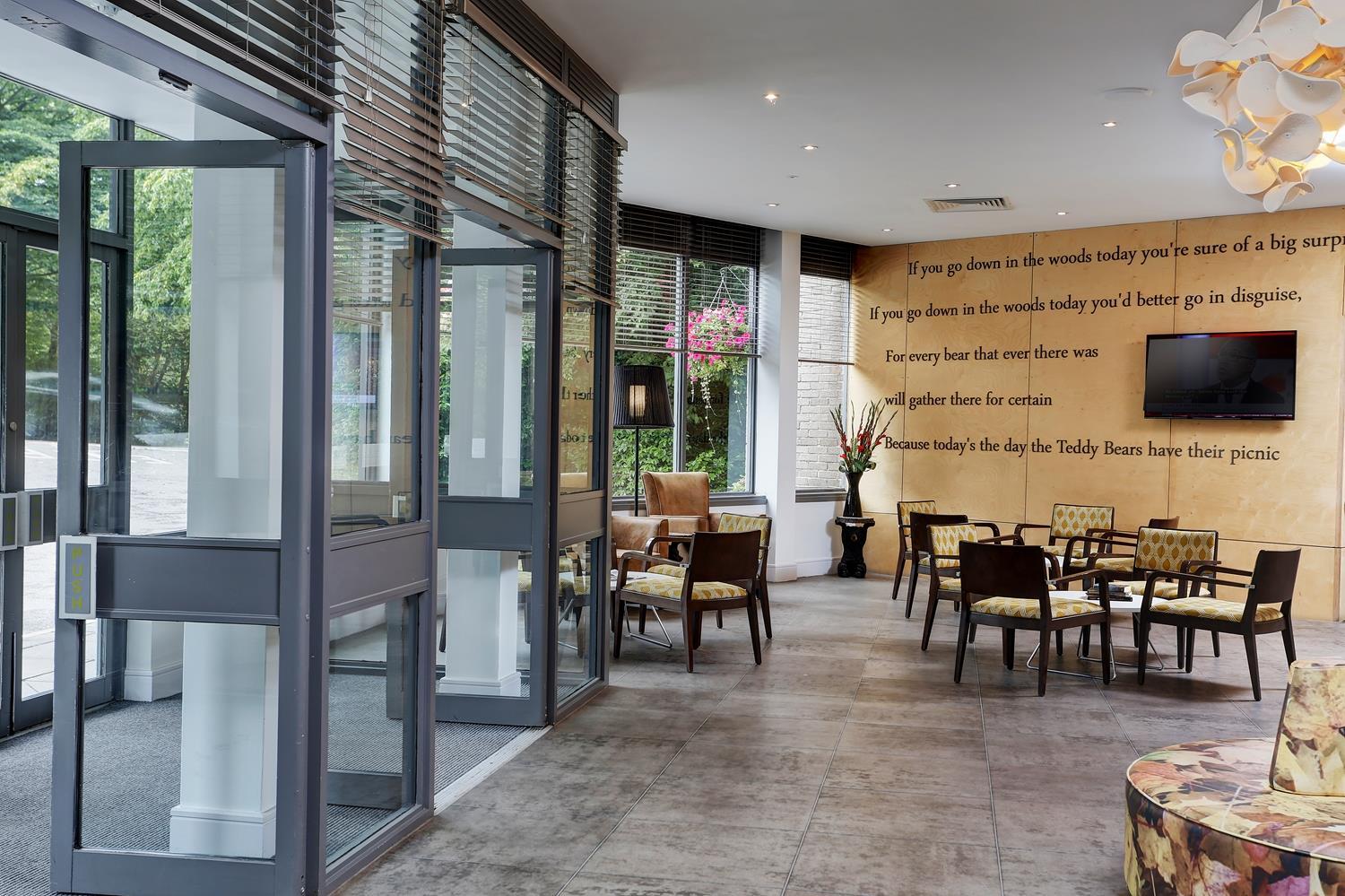 Epping Forest Hotel Woodford Exterior photo