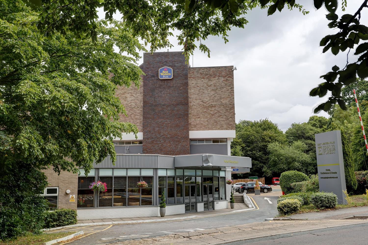 Epping Forest Hotel Woodford Exterior photo