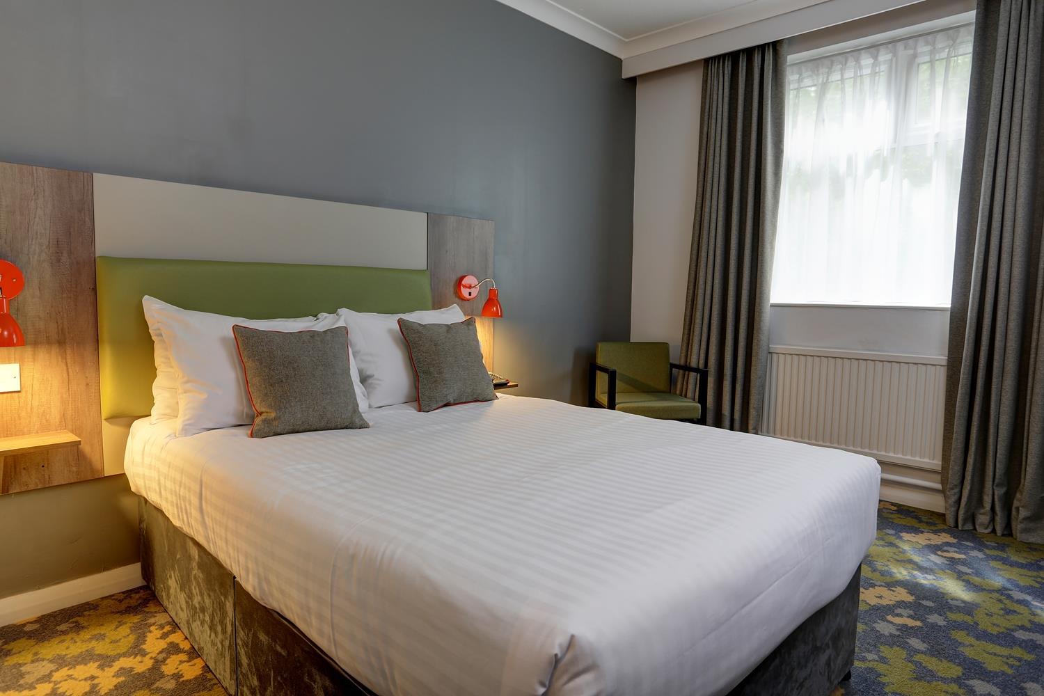 Epping Forest Hotel Woodford Exterior photo