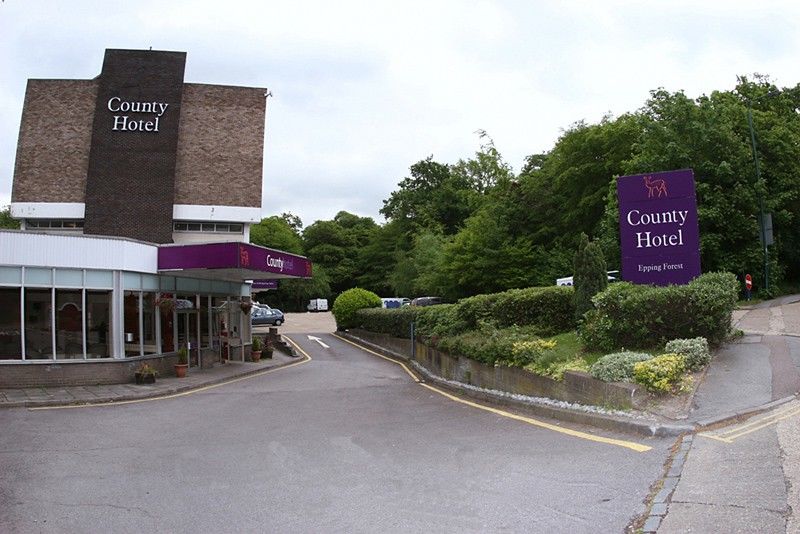 Epping Forest Hotel Woodford Exterior photo