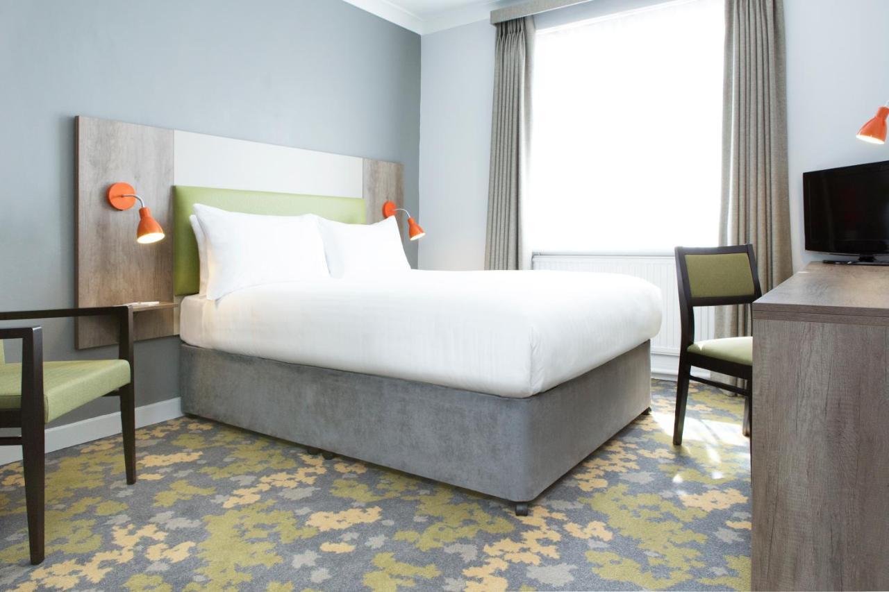 Epping Forest Hotel Woodford Room photo